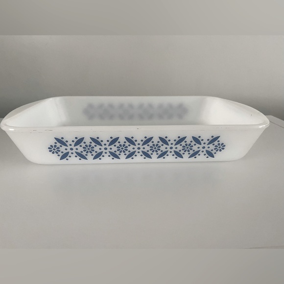 Vintage glassbake rectangular casserole dish - Picture 2 of 13